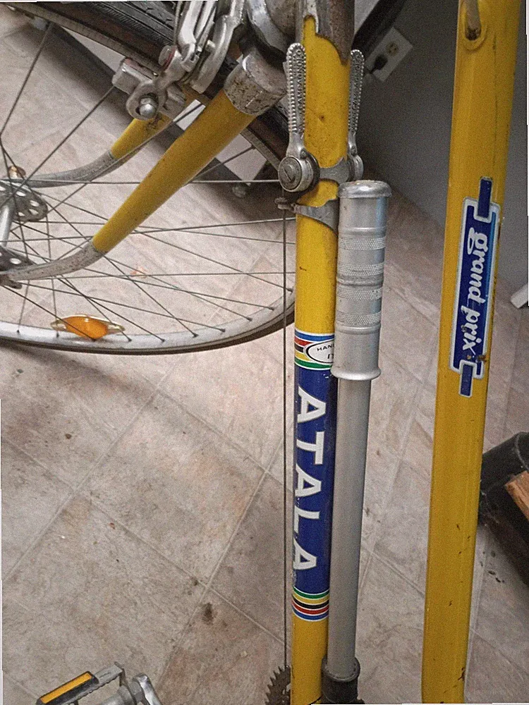 Atala Grand Prix Vintage Road Bike 700C 20in Steel Frame Flat Bar Yellow/Blue