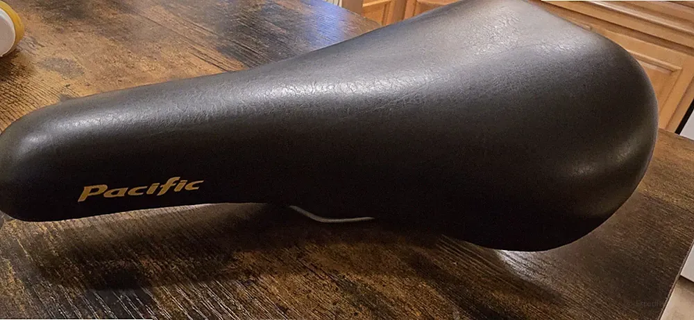 Ergonomic Bicycle Seat Soft PU Foam, Durable Iron Frame, Color Black.