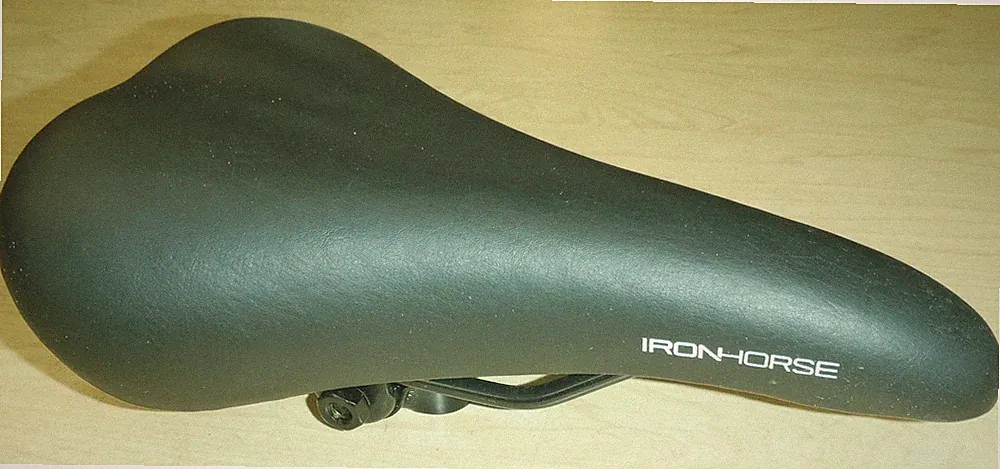 IRON HORSE BLACK BICYCLE SADDLE/SEAT BIKE PARTS 749-30