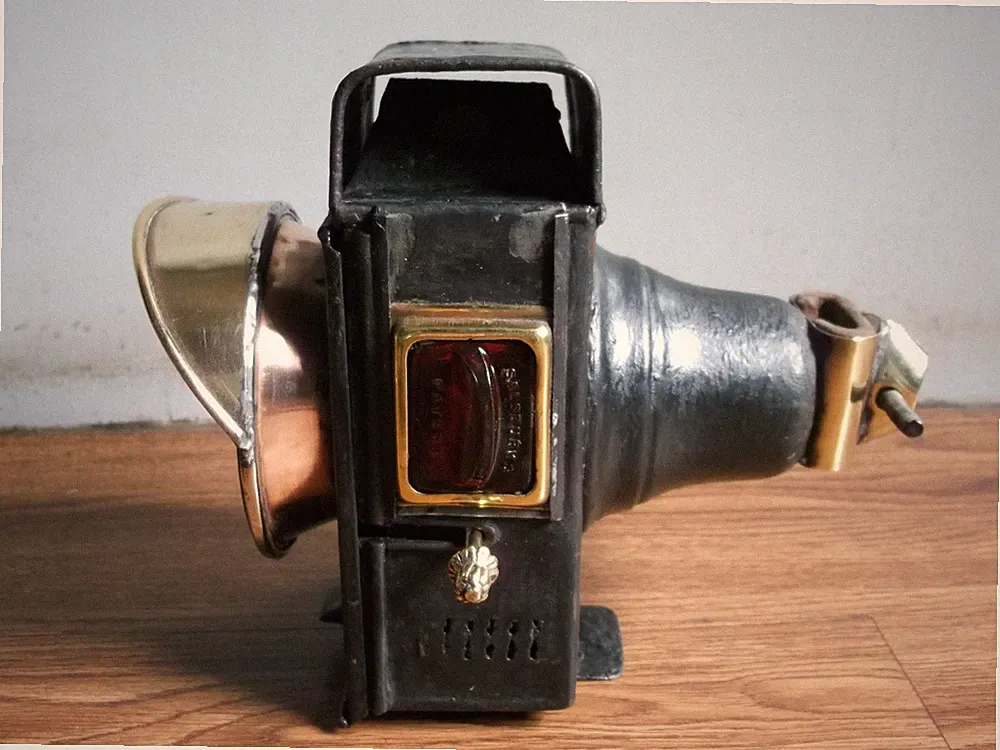 Rare vintage "SALSBURY'S" Patent iron and brass bicycle head lamp of 40's.